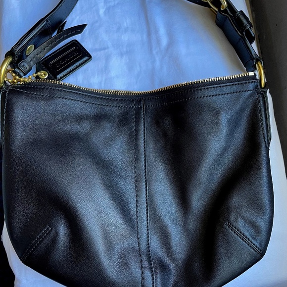 Coach hand bag - Picture 1 of 3